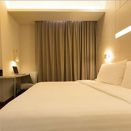 Swiss-Belinn Cikarang Kültér fotó
