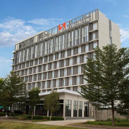 Swiss-Belinn Cikarang Kültér fotó