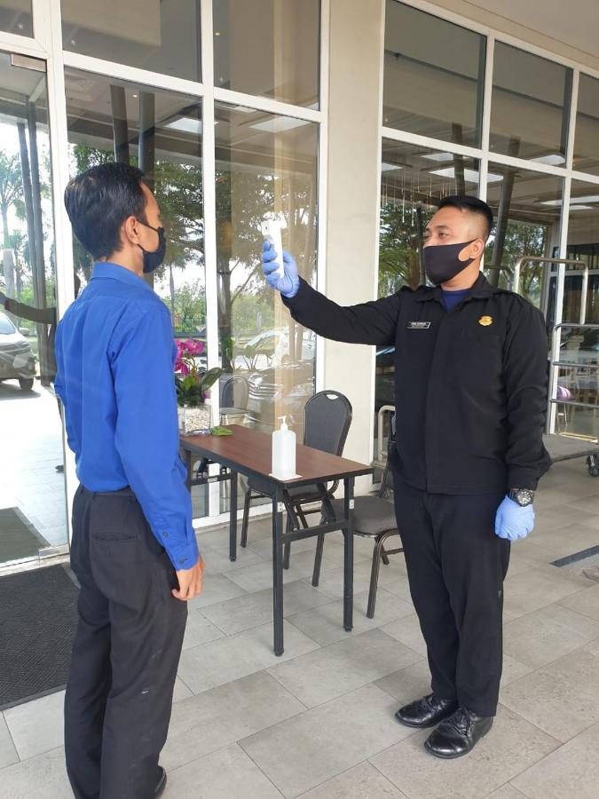 Swiss-Belinn Cikarang Kültér fotó
