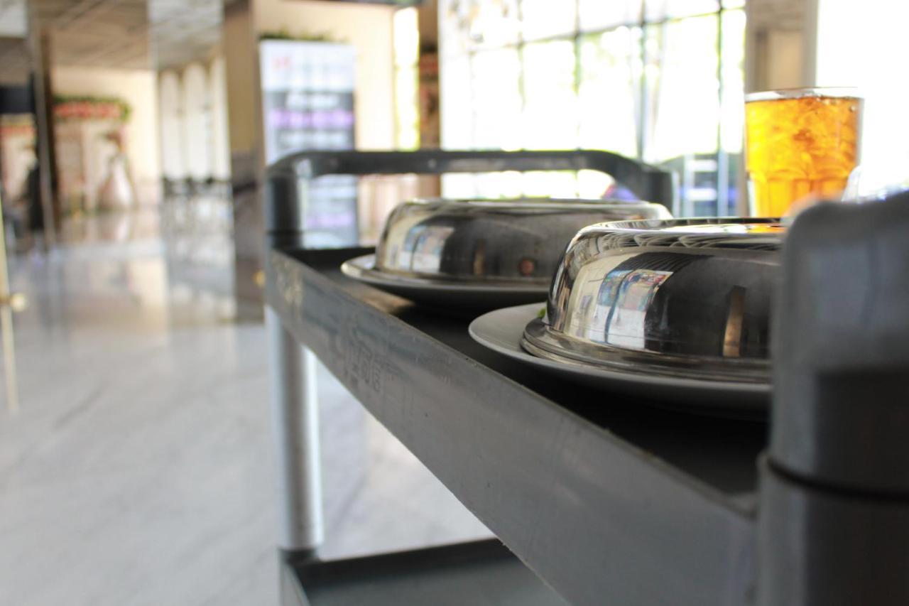 Swiss-Belinn Cikarang Kültér fotó