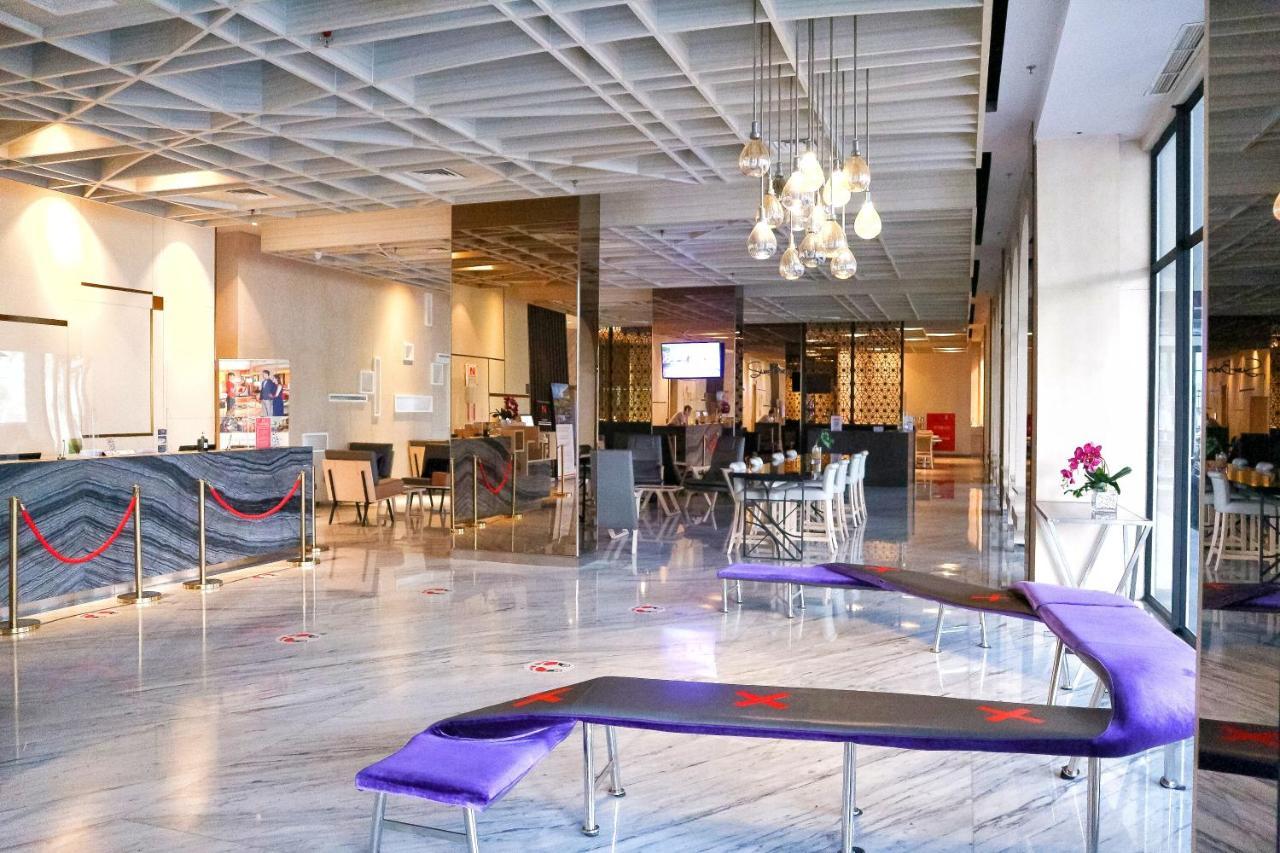 Swiss-Belinn Cikarang Kültér fotó