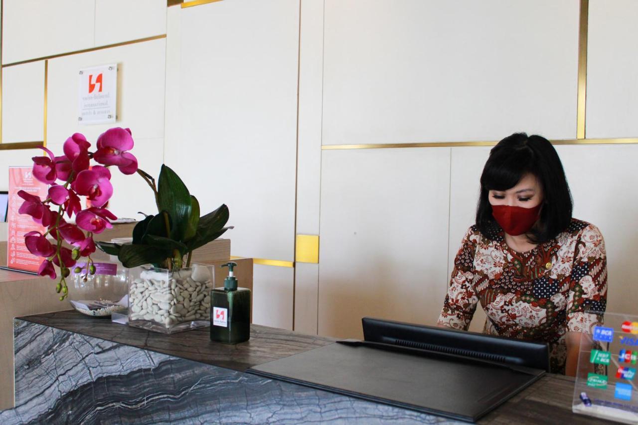 Swiss-Belinn Cikarang Kültér fotó