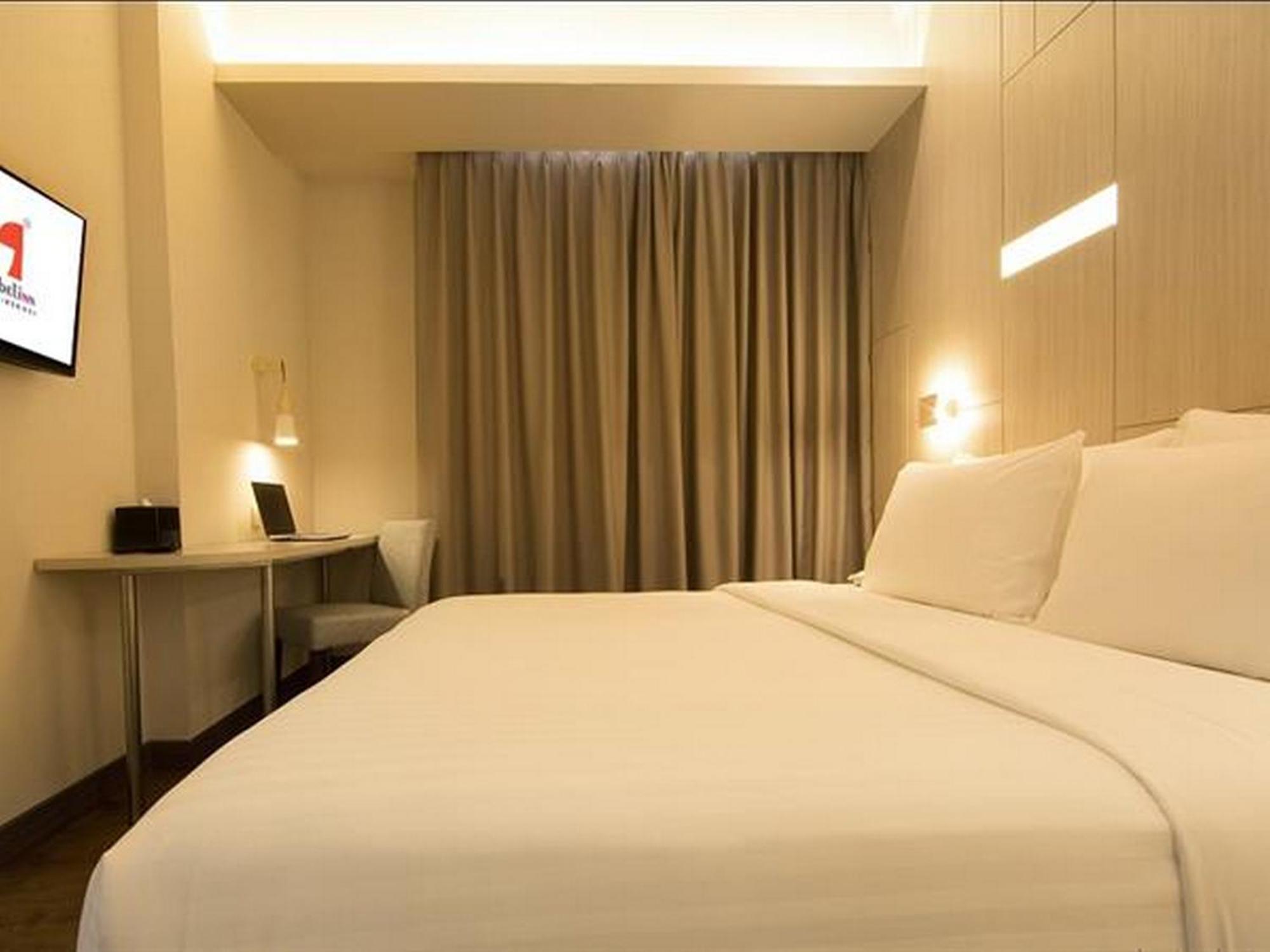 Swiss-Belinn Cikarang Kültér fotó
