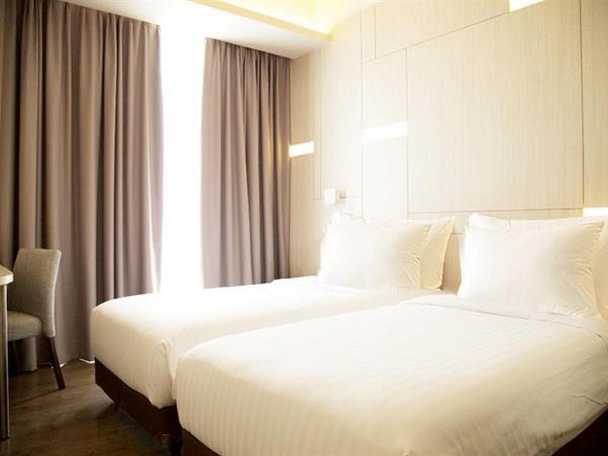 Swiss-Belinn Cikarang Kültér fotó