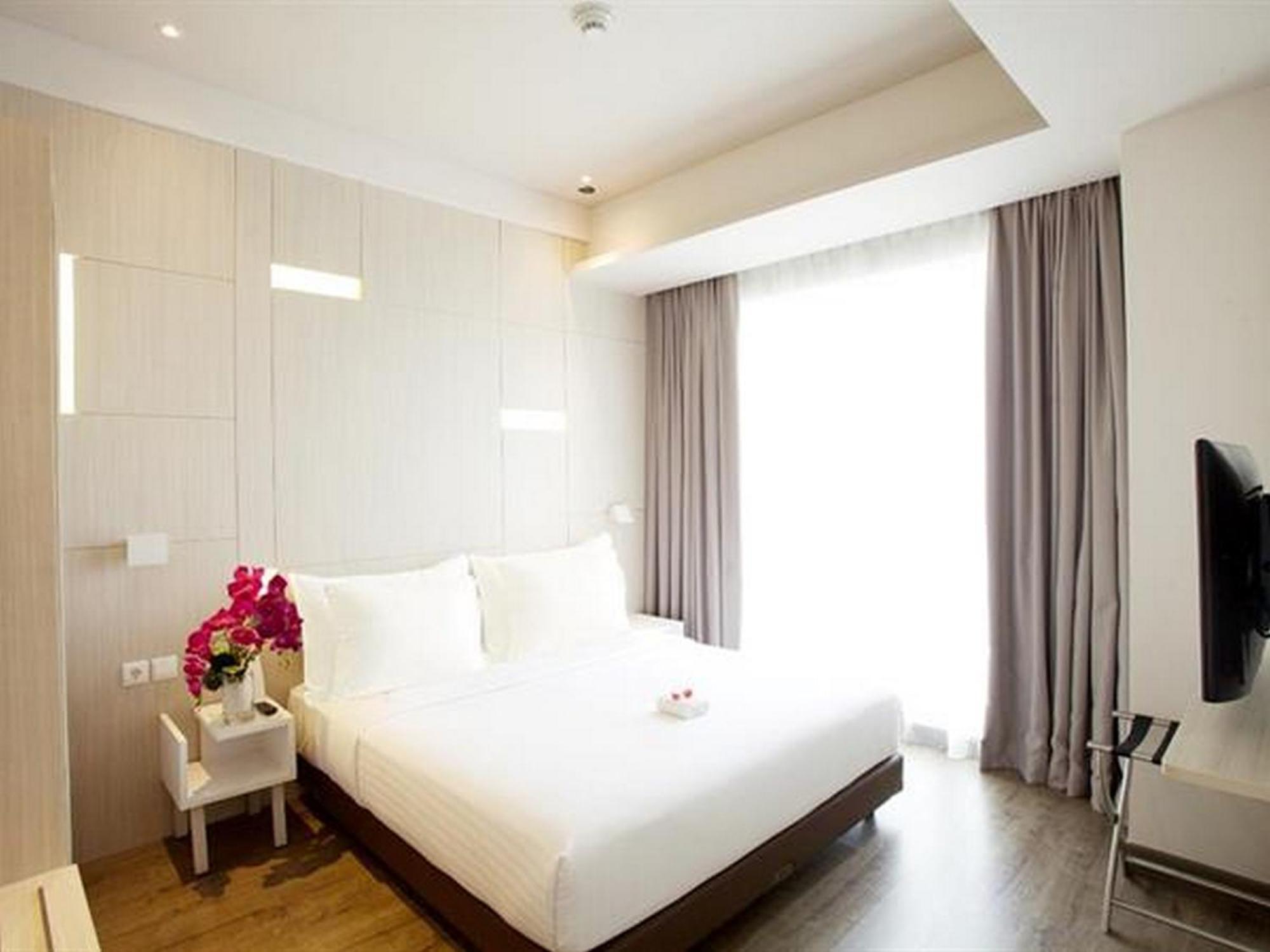 Swiss-Belinn Cikarang Kültér fotó