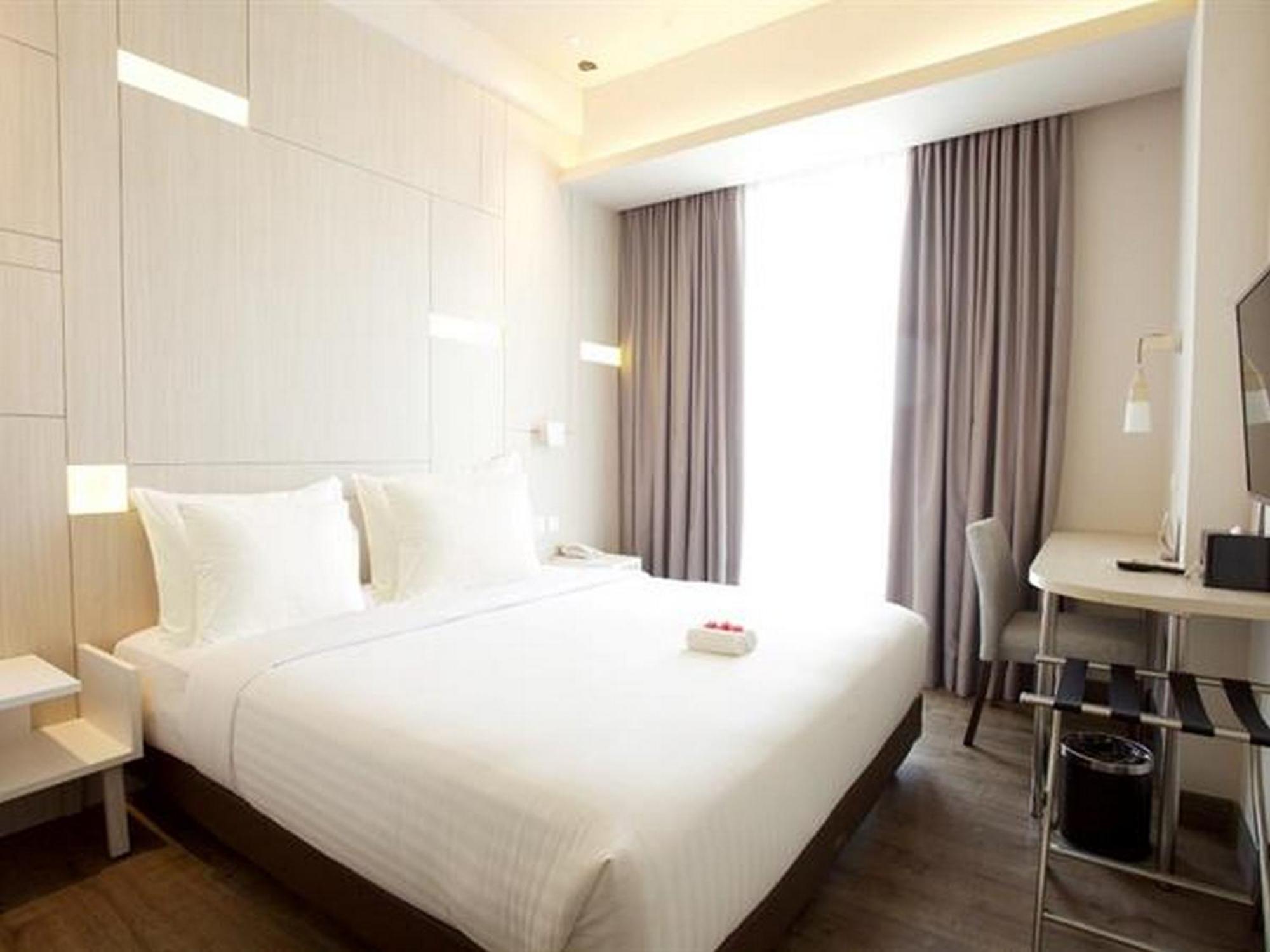 Swiss-Belinn Cikarang Kültér fotó