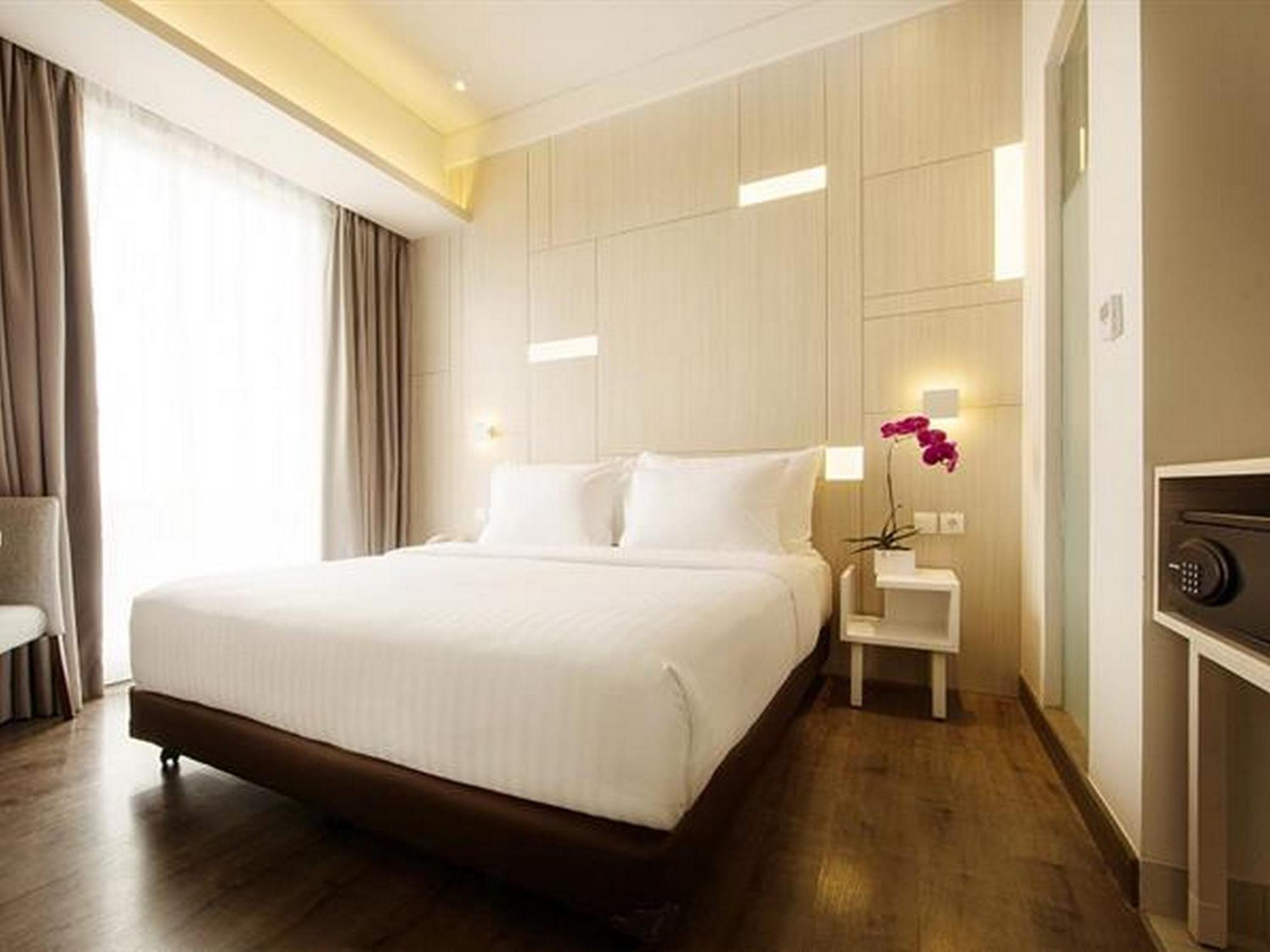 Swiss-Belinn Cikarang Kültér fotó